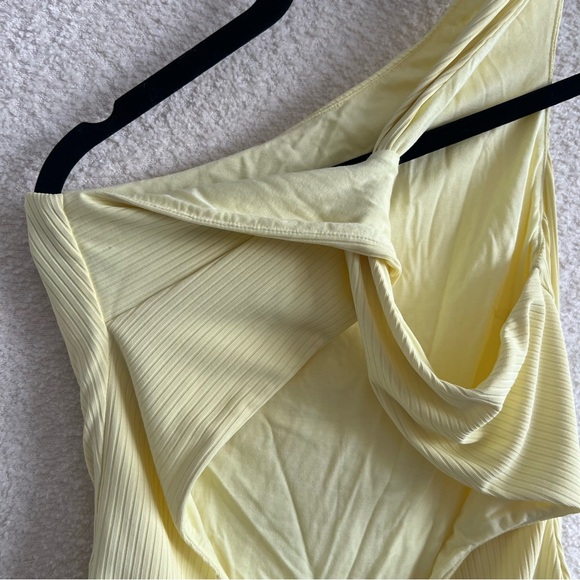 Privacy Please Revolve Women’s Bekka Canary Yellow Bodysuit Size Small‎ - Picture 5 of 16